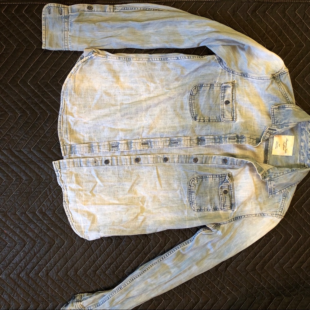 Women’s long sleeve jean button up